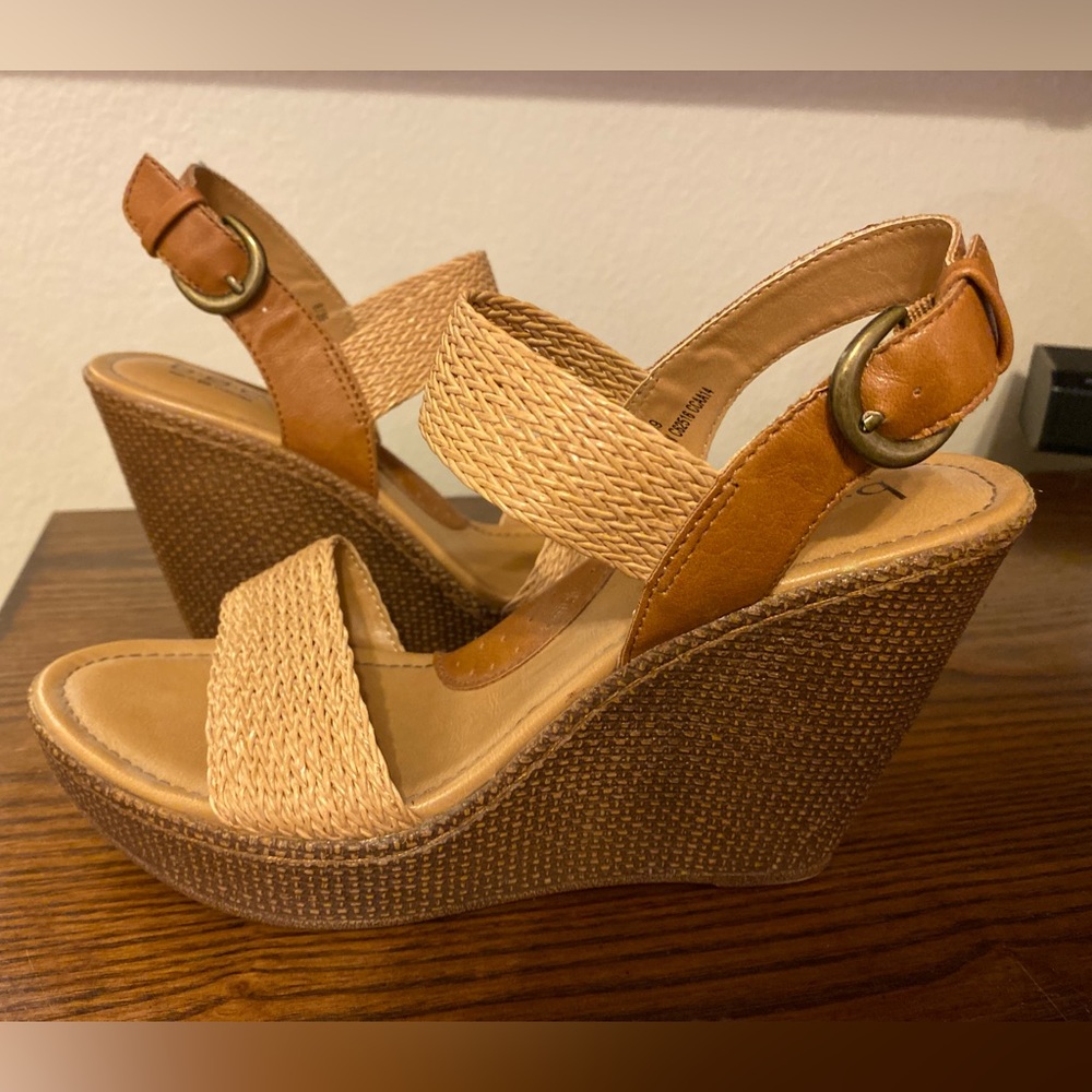 BOC by Born Wedge Sandal Woven Tan size 8